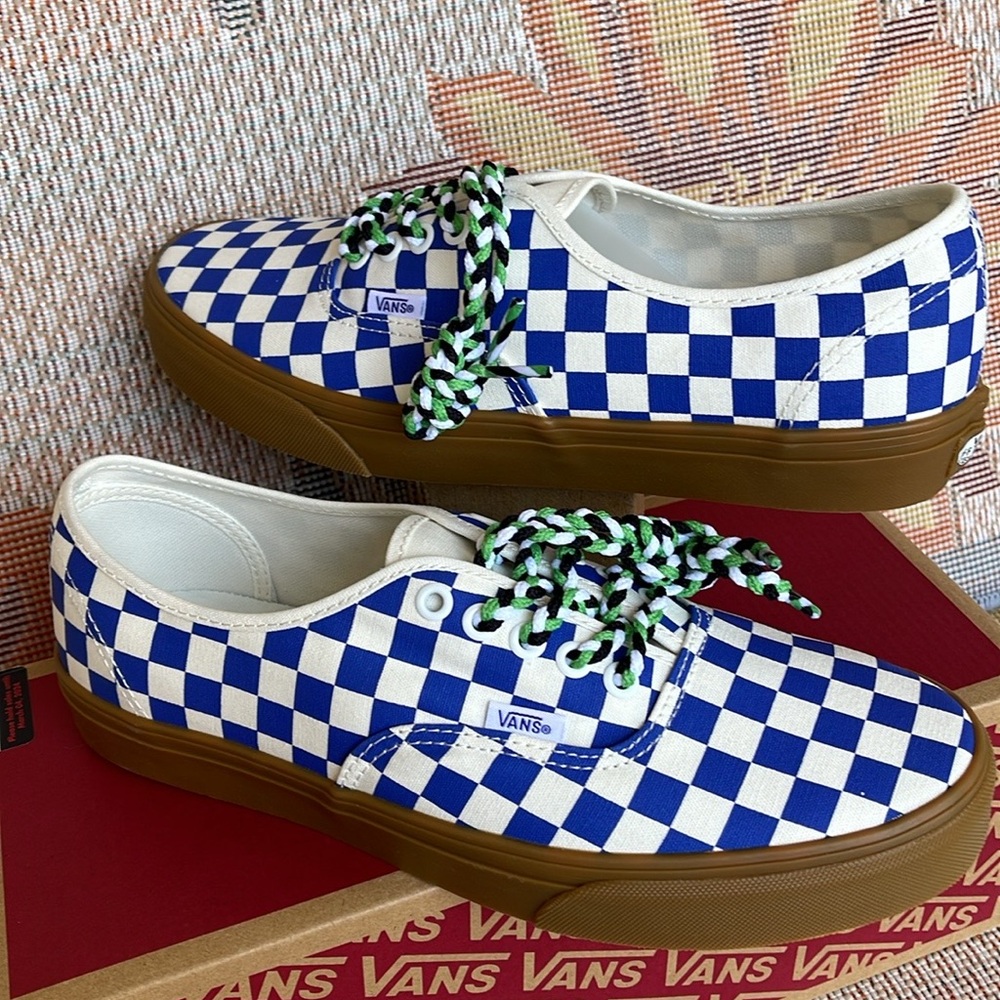 Vans Men’s Authentic
Checkerboard Blue/White
VN0009PVY6Z
Sneakers - Picture 14 of 16